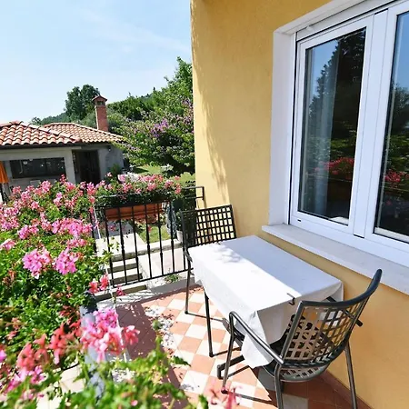 Apartamento In 34158 Mošćenička Draga