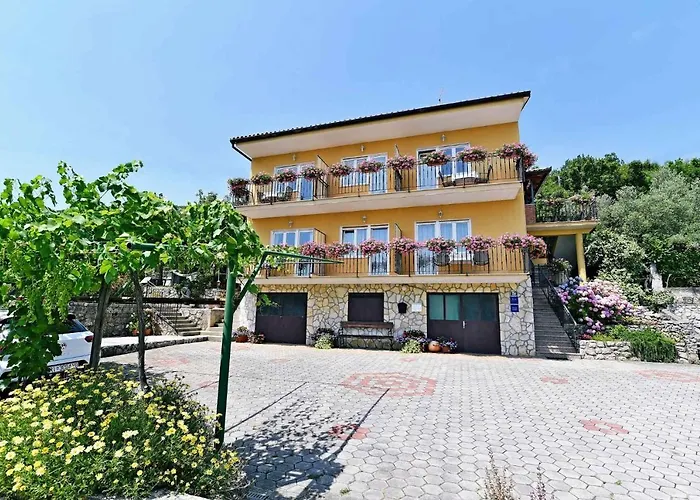 In 34158 Mošćenička Draga