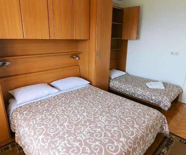In 34158 * Mošćenička Draga