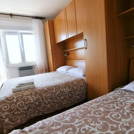 In 34158 * Mošćenička Draga