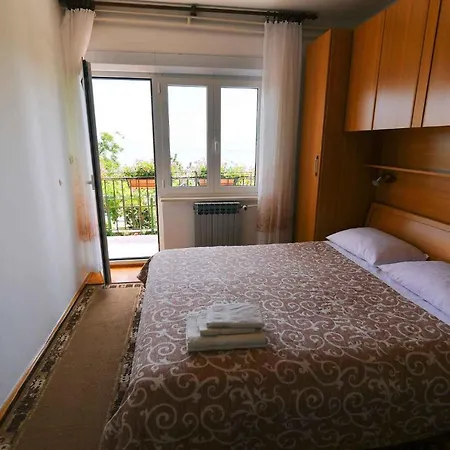 Appartamento In 34158 *