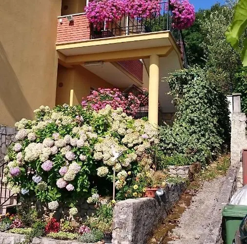 Appartamento In 34158